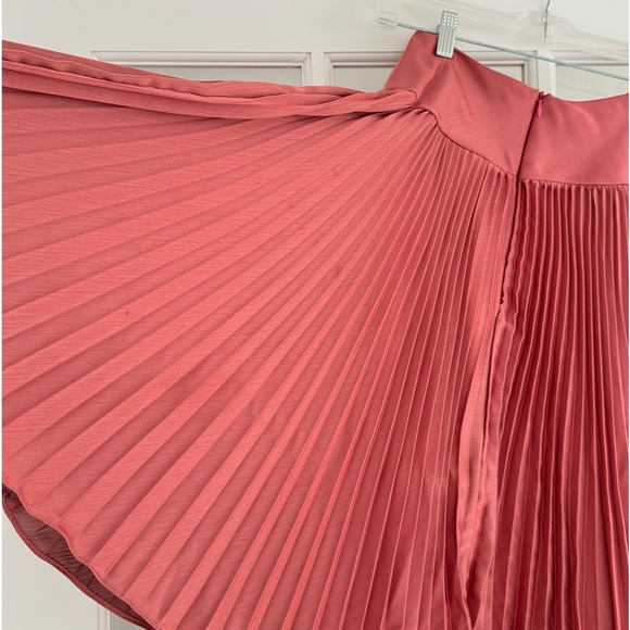 Lazaro plated skirt size 4 beautiful peach fuzz silk skirt - Picture 4 of 13